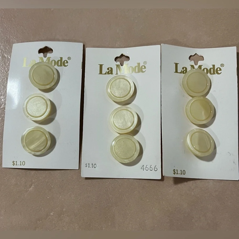Vintage La Mode Holland Pearl Buttons 19mm – Lot of 9 (3 Cards)